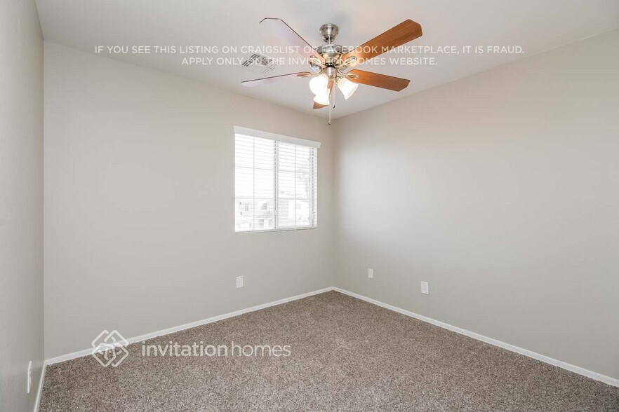 Building Photo - 1429 E Rosebud Dr