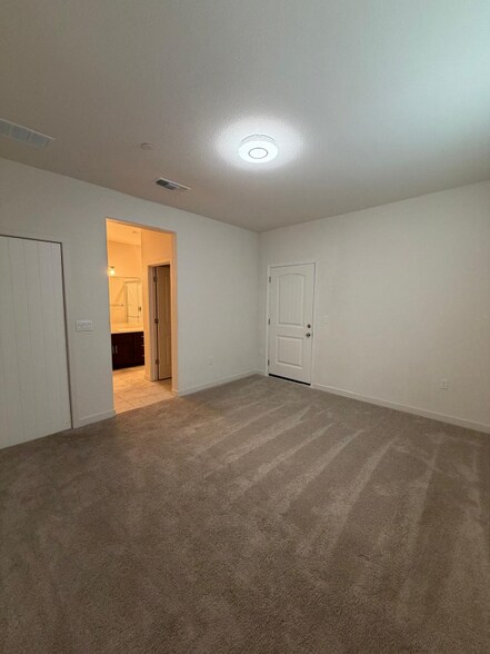 Building Photo - 3130 Paxton St