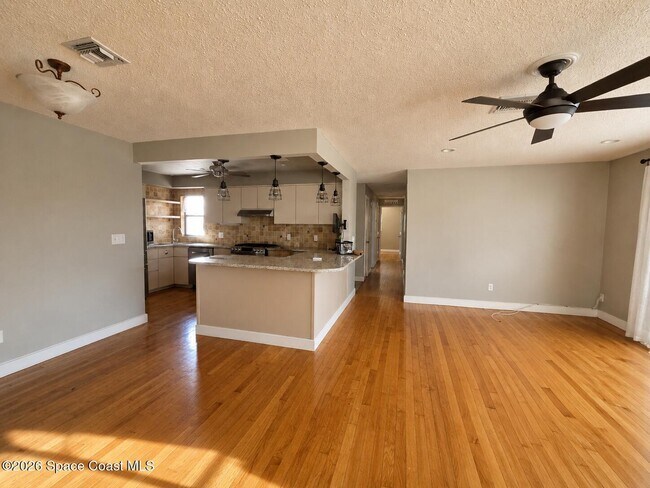 Building Photo - 1440 Dorsal St