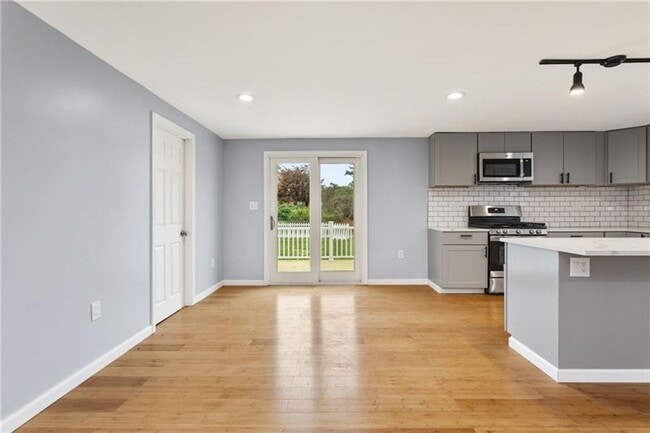 Building Photo - North Hills Area Bungalow