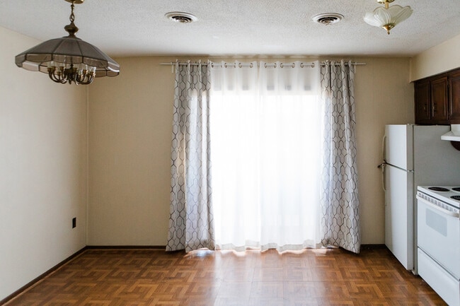 Building Photo - 1805 King College Rd