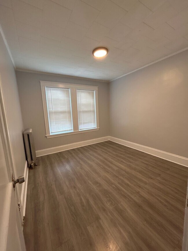 Building Photo - 41-43 Bruce Street