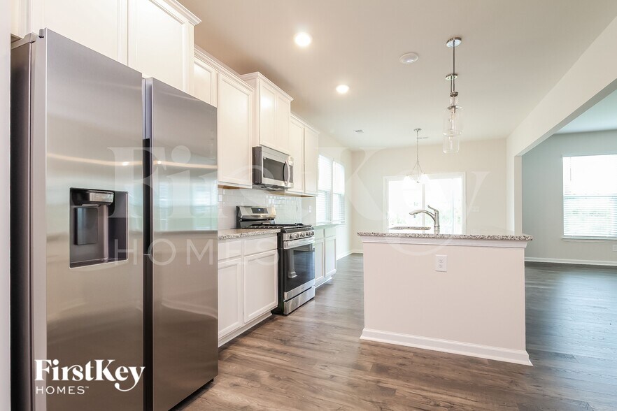 Building Photo - 625 Goldburn Wy