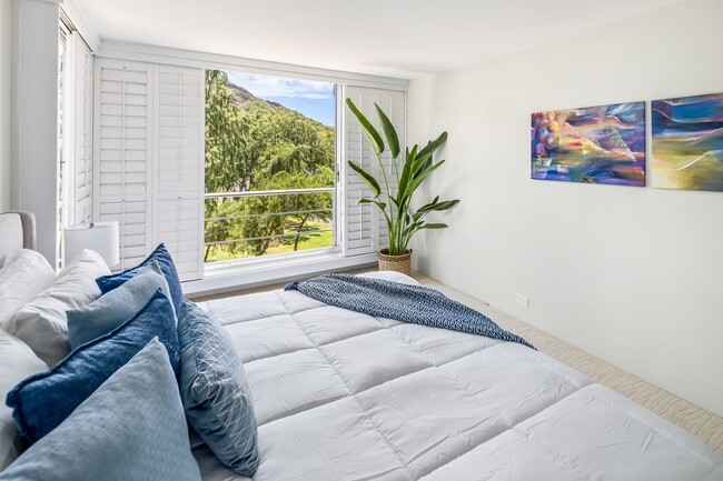 Building Photo - Escape to Diamond Head in this beautiful o...