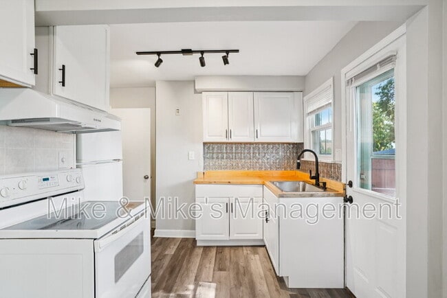 Building Photo - 3860 S Brust Ave