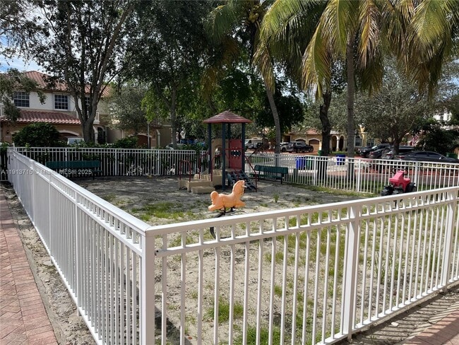 Building Photo - 4929 SW 140th Terrace