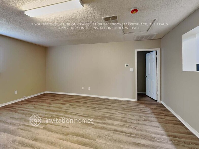 Building Photo - 1729 W Tonto Ln