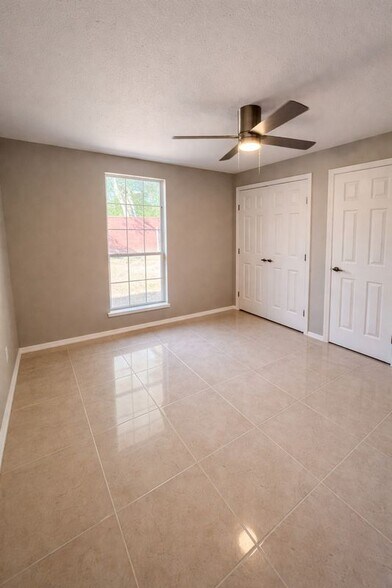 Building Photo - 2401 S Jackson Rd