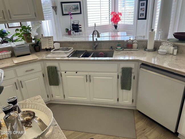 Building Photo - 631 Amberjack Dr