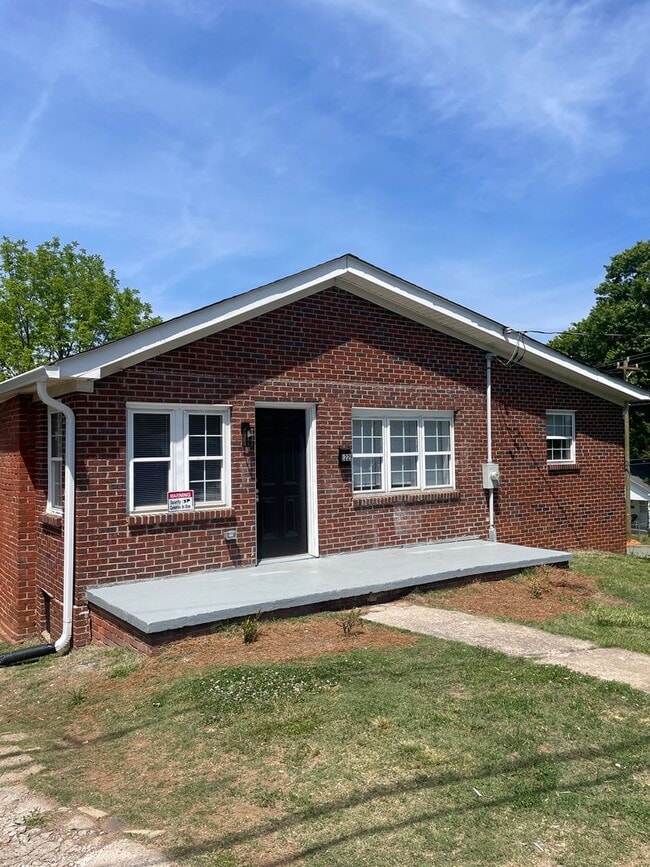 Building Photo - 122 Dellabrook Rd