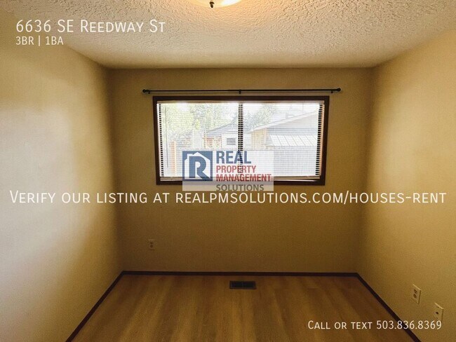 Building Photo - 6636 SE Reedway St
