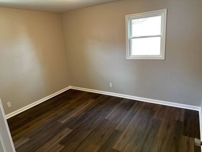 Building Photo - **Newly Remodeled 2 Bedroom, 1 Bath Home for Rent**