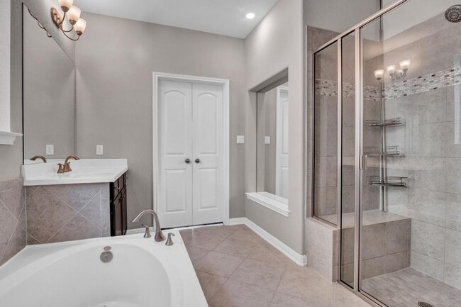 Building Photo - 2629 Coralbush Dr