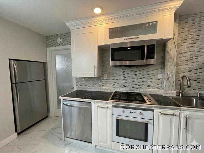 Building Photo - 235 Savin Hill Ave