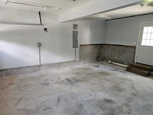 Building Photo - 202 Falls Blvd