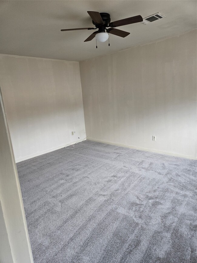 Building Photo - 10834 Sugar Hill Dr