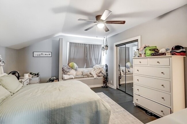 Building Photo - Charming 3-bedroom, 1.5-bathroom