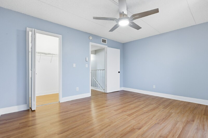 Building Photo - 2862 Somerset Park Dr