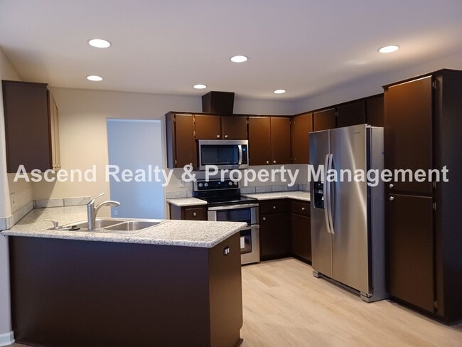 Building Photo - Gorgeous Updated Murrayhill Area 4 Bed on ...