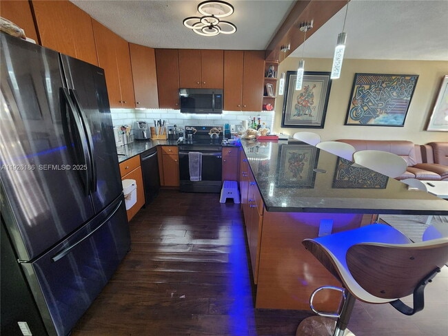 Building Photo - 2801 NE 183rd St