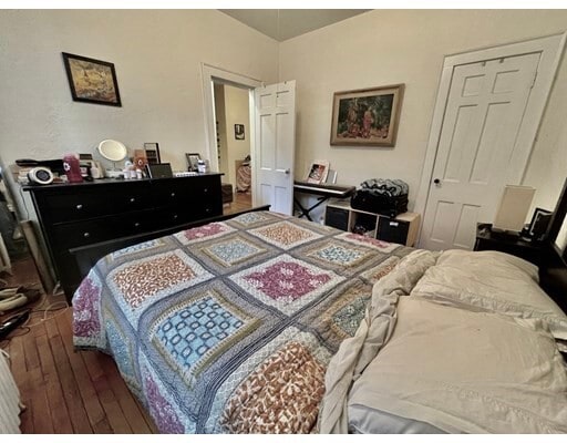 Building Photo - 73 Martin St