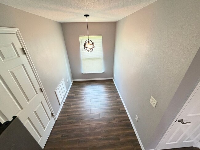 Building Photo - AWESOME 3/2 w/ office HOME in Deltona! You need to check this out!