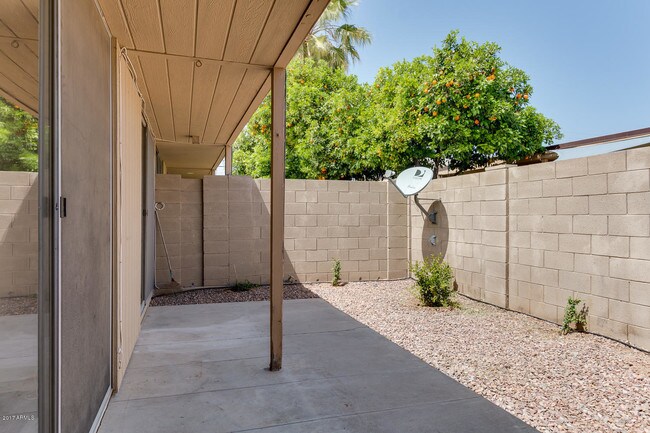 Building Photo - 4646 N 11th Ave