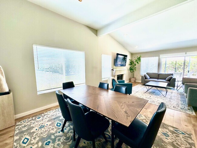 Building Photo - FOR RENT Call For Availability 3Br/3Ba 2128 Sqft Fully Furnished Del Mar Heights Vacation Home, C...