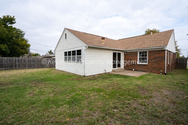 Building Photo - Wonderful 3BD/2BD Home minutes away from Quail Springs Mall & Chisholm Creek.