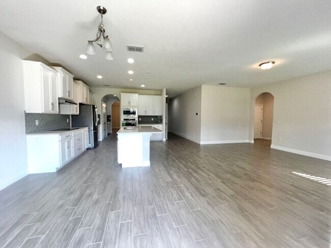Building Photo - SPECTACULAR MODERN HOME!!Relaxing water views from the back of this beautiful home- MOVE IN Septe...