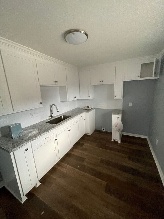 Building Photo - 4540 Crown Ave