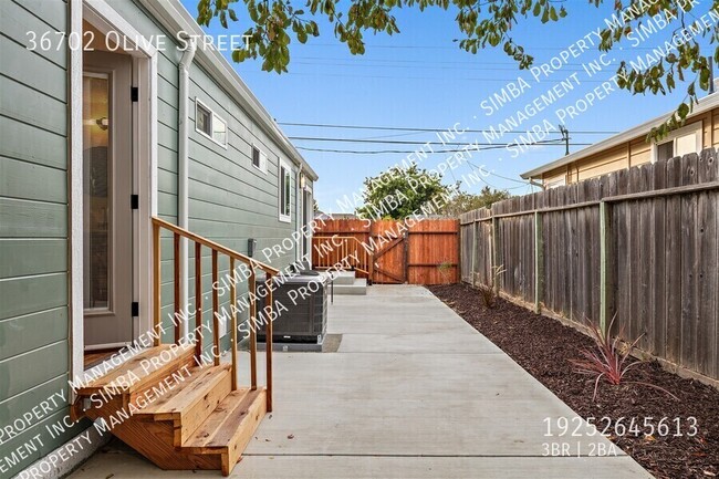 Building Photo - 36702 Olive St