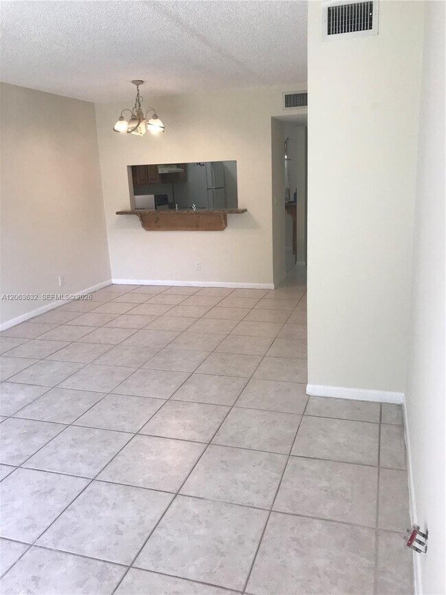 Building Photo - 6796 Palmetto Cir S