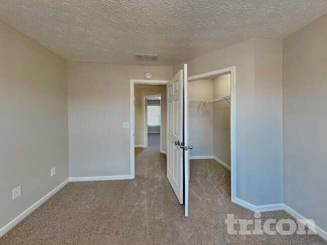 Building Photo - 1055 Crown Landing Pkwy