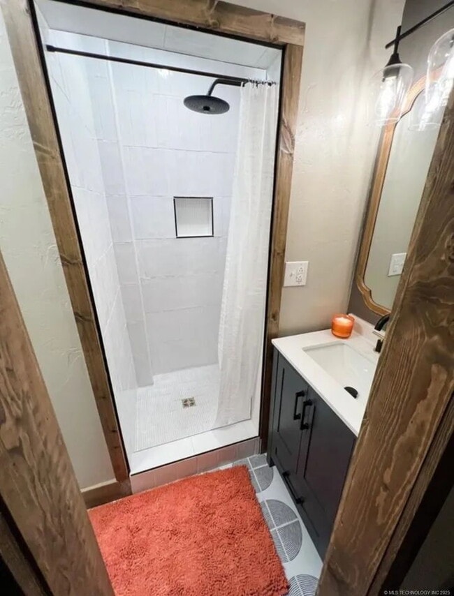 Building Photo - 3 Bedroom 2 Bath House for Lease!!