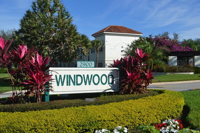 Building Photo - 3130 Kingswood Terrace