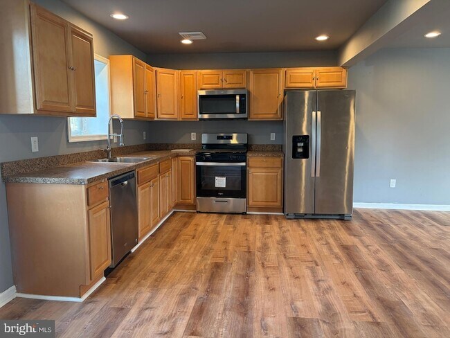 Building Photo - 5517 Schumacher Dr