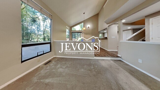 Building Photo - Charming 3-bedroom single-family home with...
