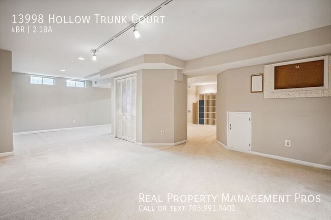Building Photo - 13998 Hollow Trunk Ct