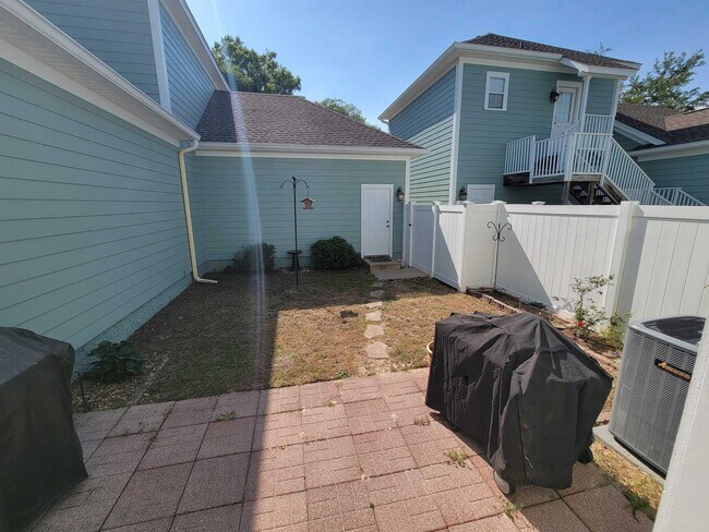 Building Photo - 4278 Avon Park Cir