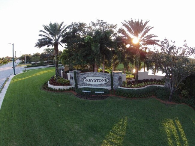 Building Photo - 7865 Jewelwood Dr