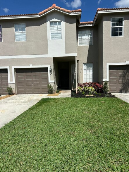 Building Photo - 20930 Via Jasmine