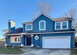 Building Photo - 800 Palomino Ln