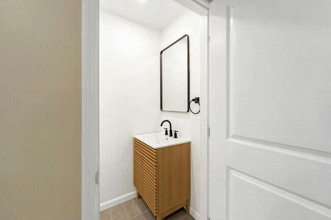 Building Photo - 171 Van Horne St