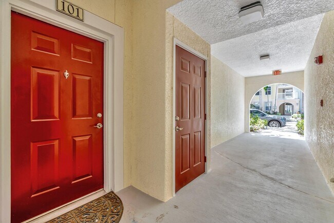 Building Photo - 275 Murcia Dr