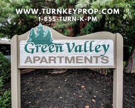 Building Photo - Remarkable Value. Unbeatable Location