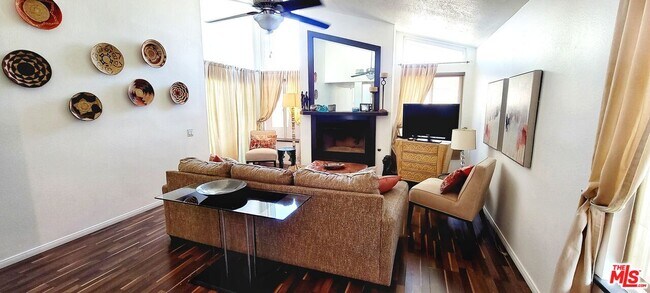 Building Photo - 44240 Anacapa Way