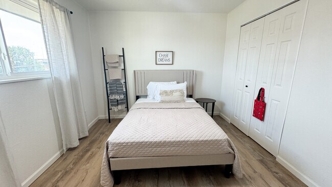 Building Photo - The Graduate Apartments