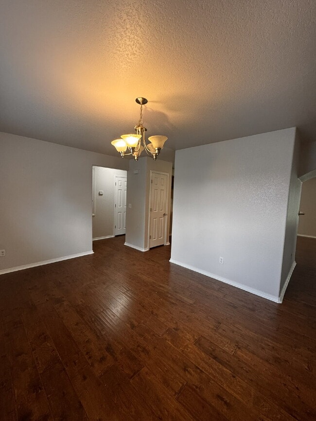Building Photo - 11723 E Creek Ln