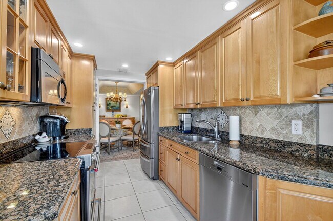 Building Photo - 3589 S Ocean Blvd